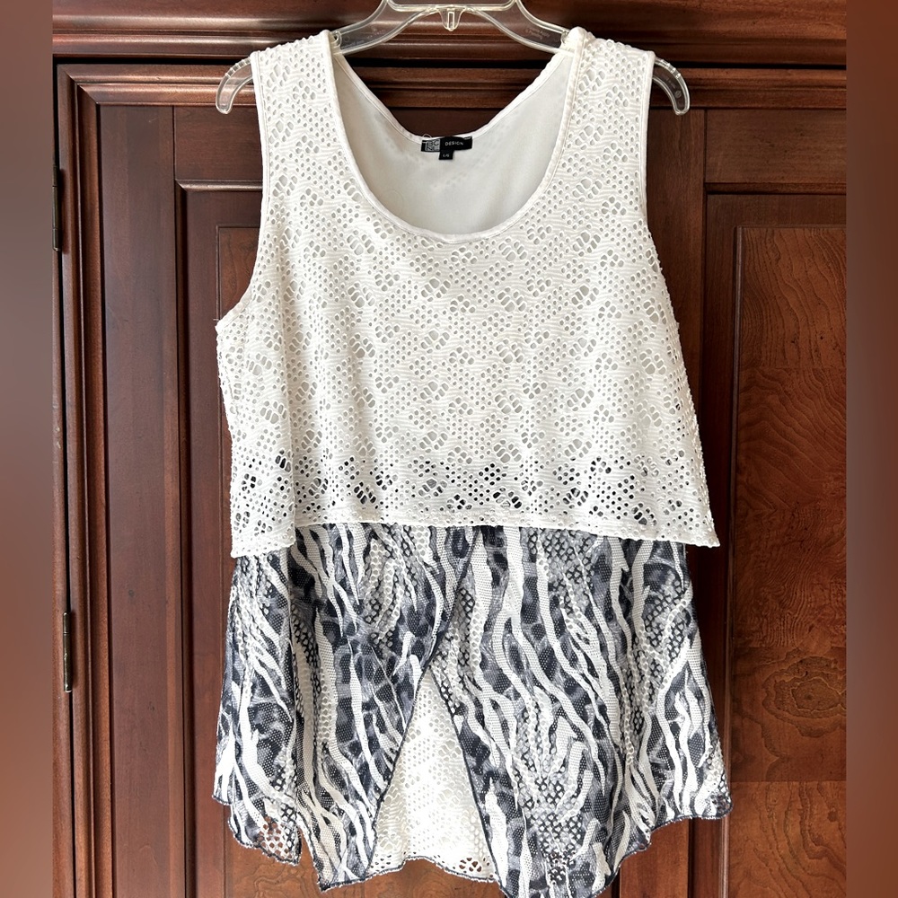 Sleeveless, lined